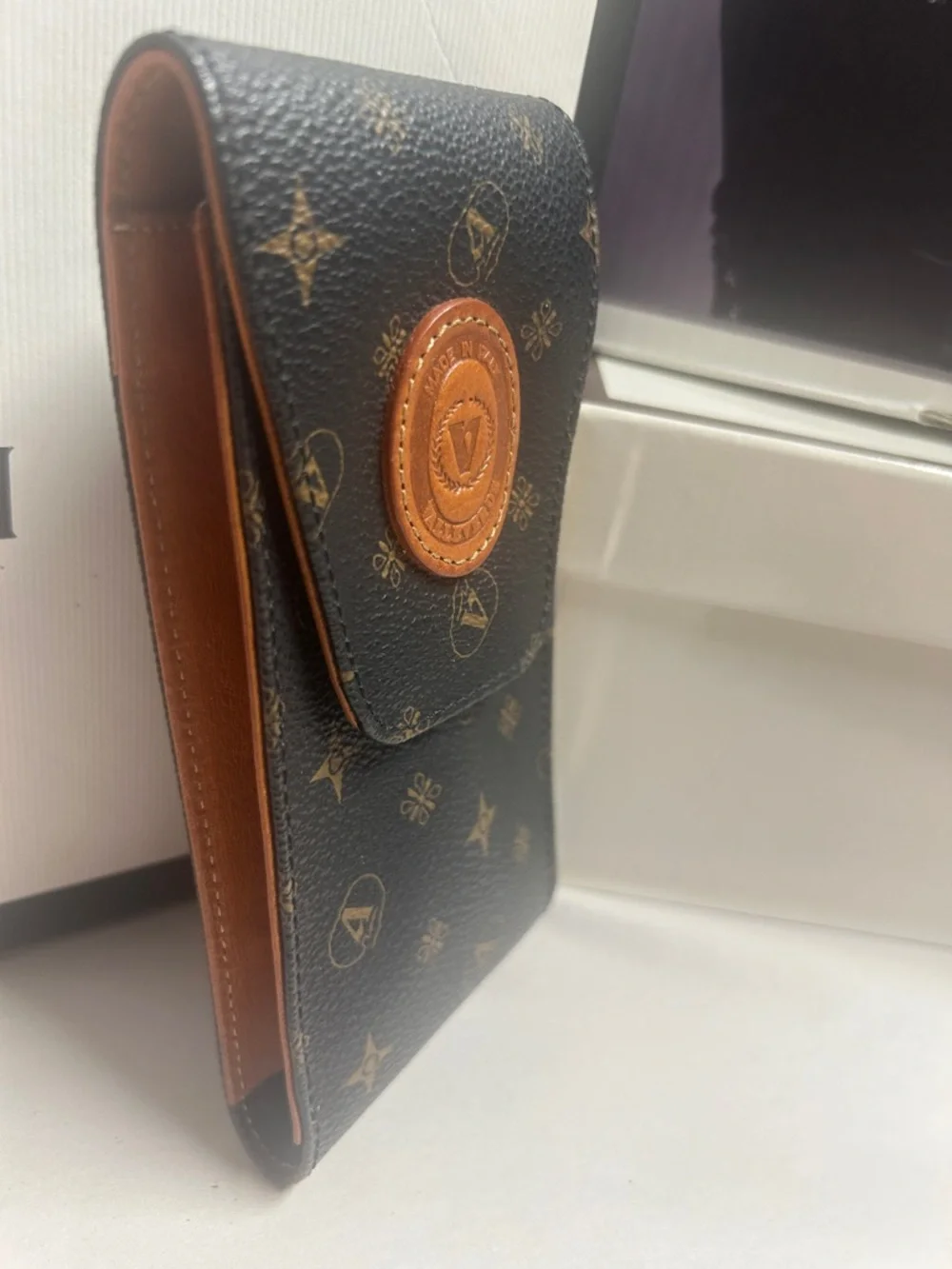ValleVerde Made in Italy Leather Patterned Phone Holster with Tan Emblem